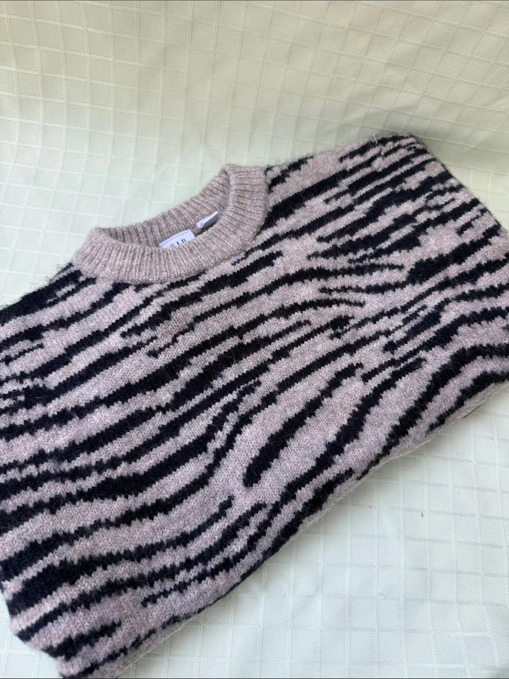 New GAP Navy and Gray Zebra-Stripe Crewneck Knit Sweater